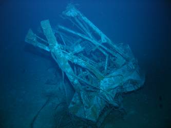 Aft searchlight platform on seabed
